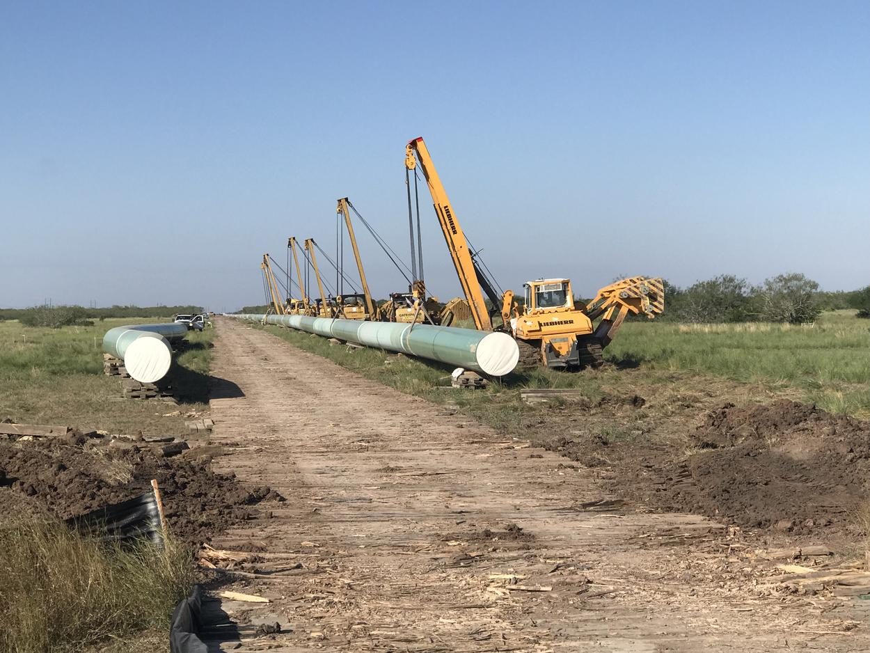 Access mat placement on the right-of-way